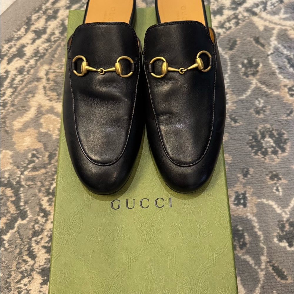 Gucci Black Princetown Leather Loafer Mule with Gold Accents sz 6/36